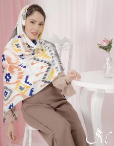 خرید روسری ابریشم ژاکارد مدلینا 749