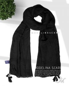 شال مشکی پلیسه