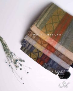 شال موهر پم پم دار