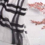 شال نخی طرح باربری (وارداتی) سفید